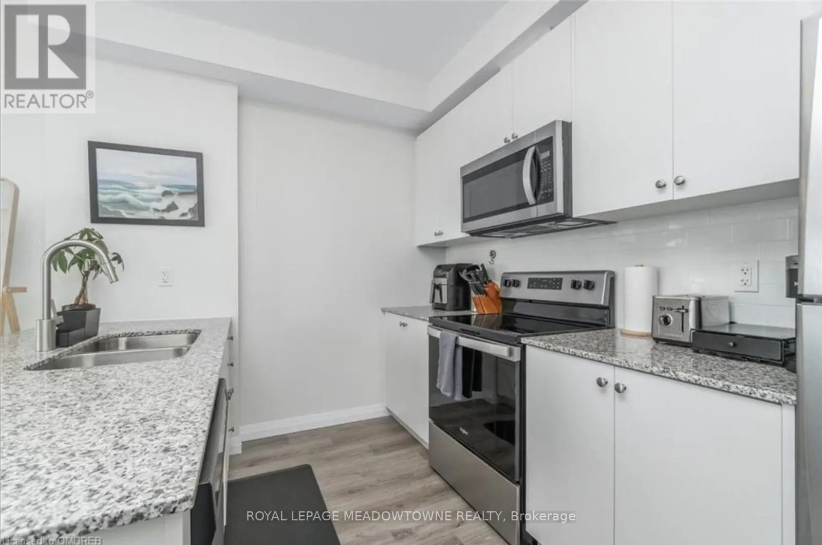 1206 - 60 CHARLES STREET W