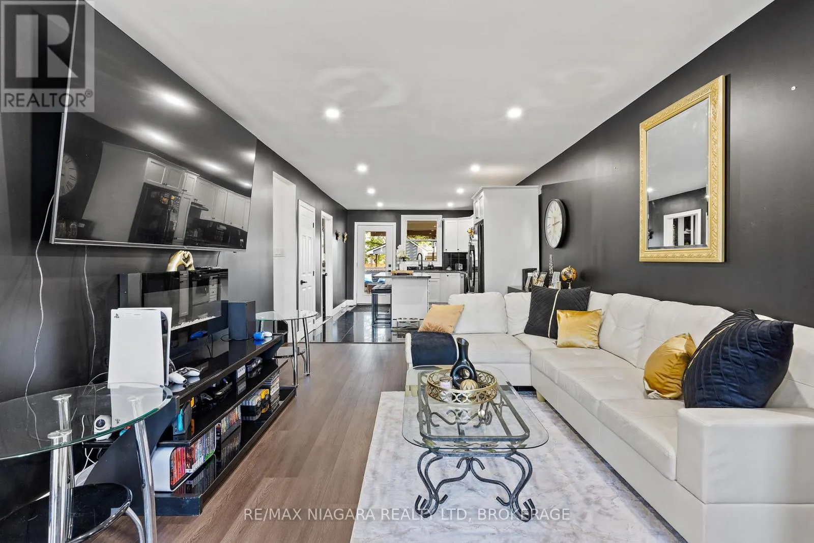 5 CADY STREET