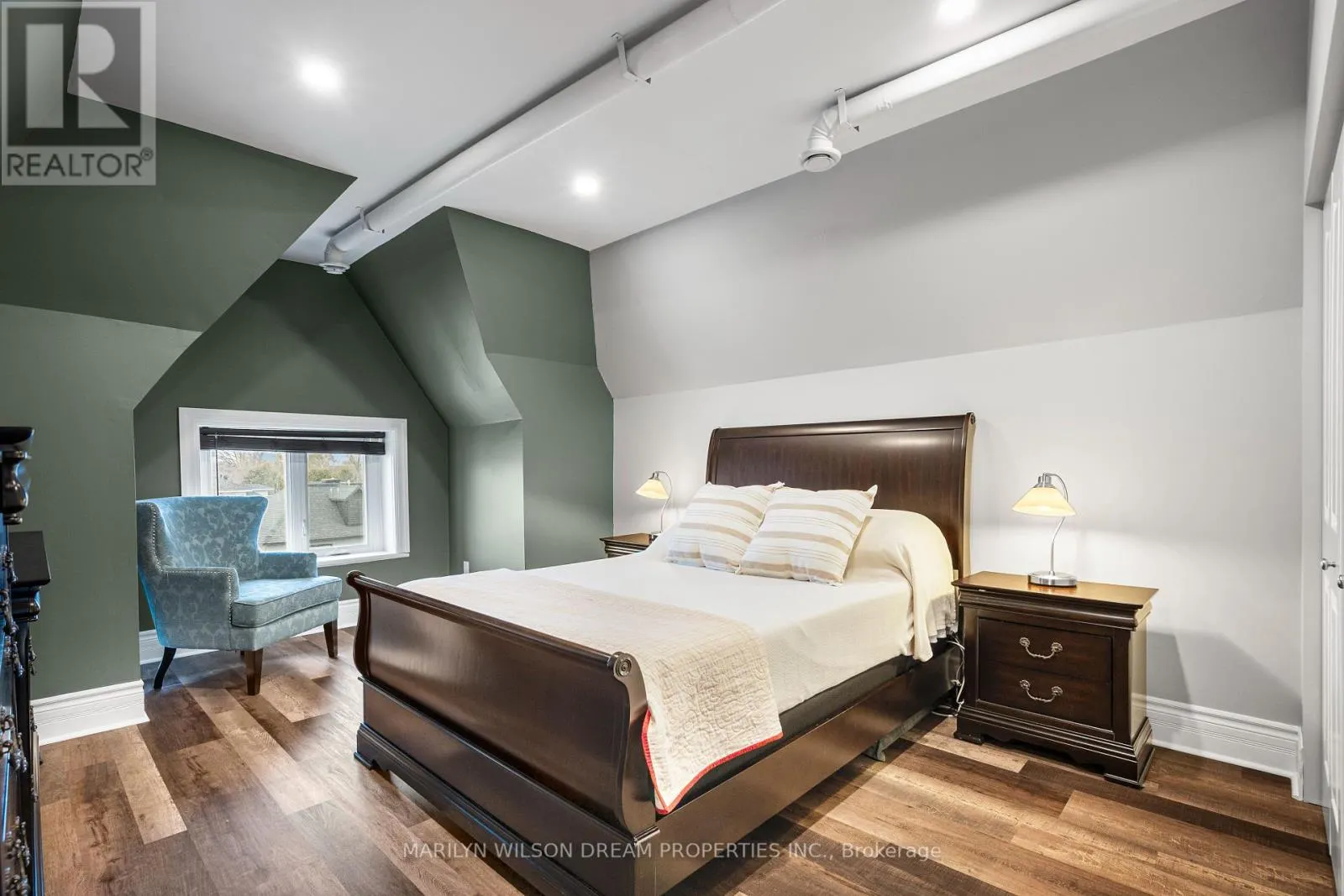 24 LAKE AVENUE W