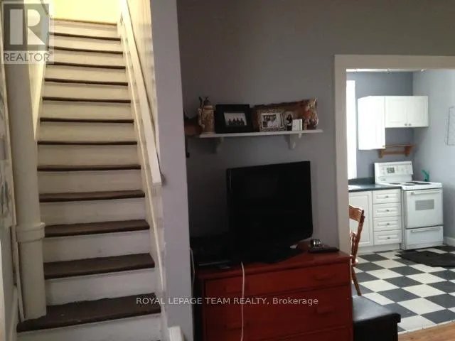 62 LAUREL STREET
