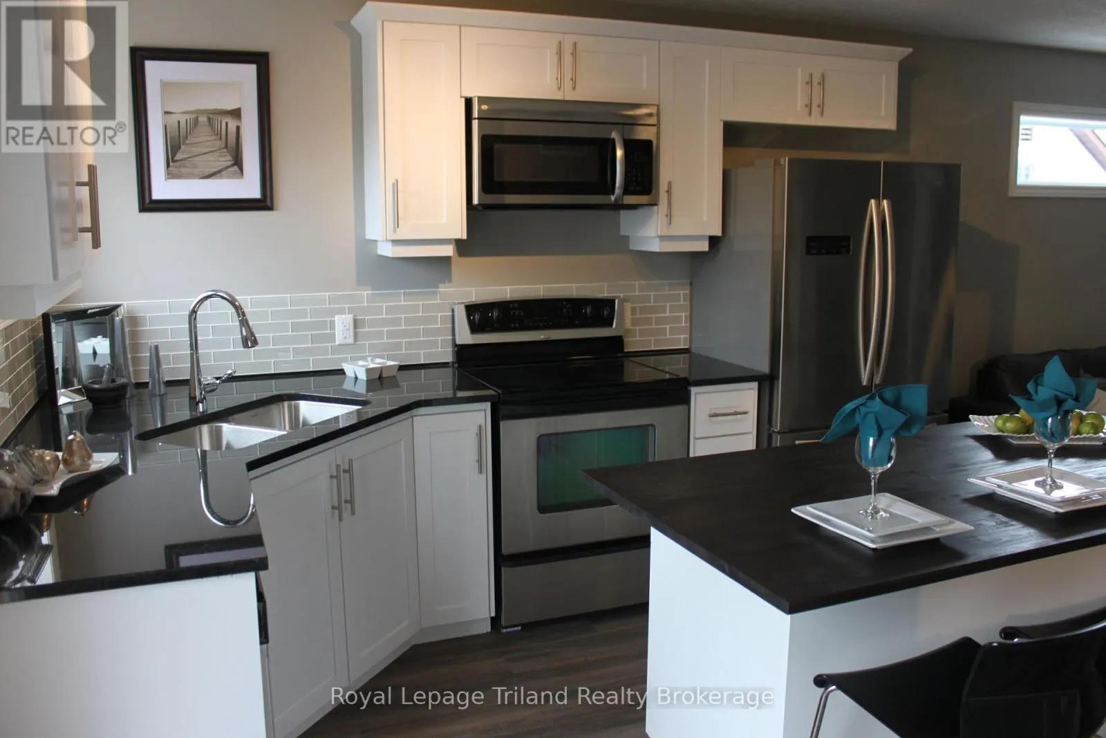#1 - 673 ADELAIDE STREET, ##1