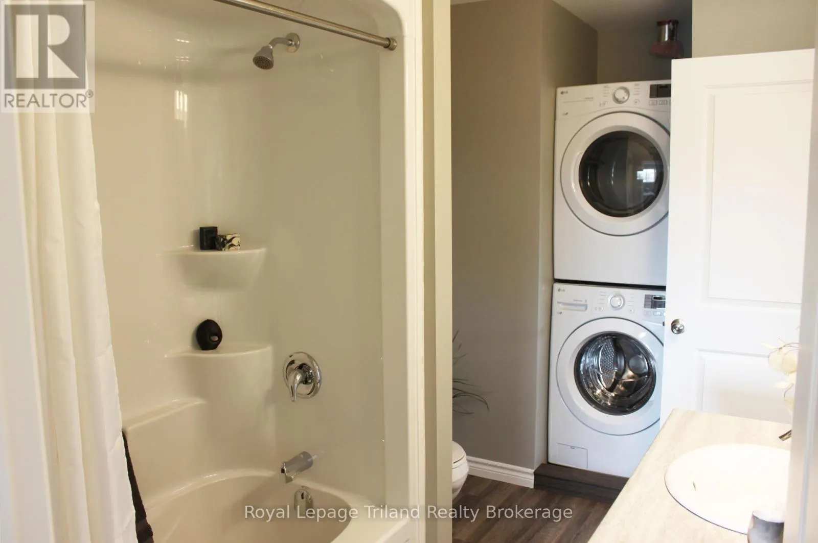 #1 - 673 ADELAIDE STREET, ##1