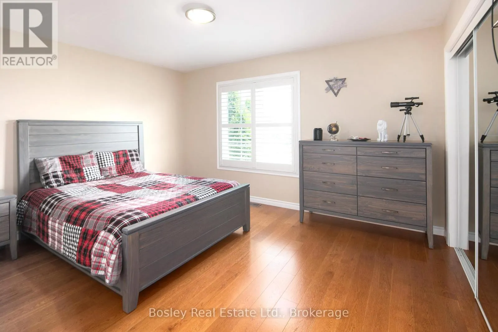 1 - 24 ALBERY COURT, #1
