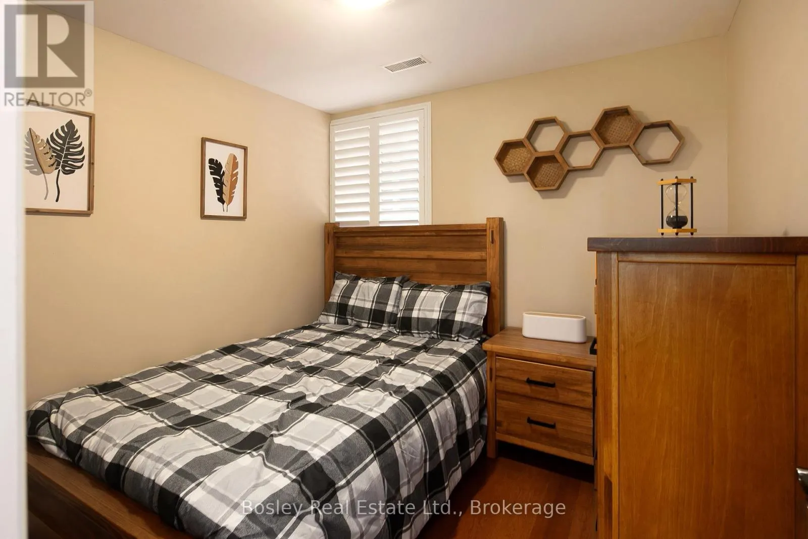 1 - 24 ALBERY COURT, #1