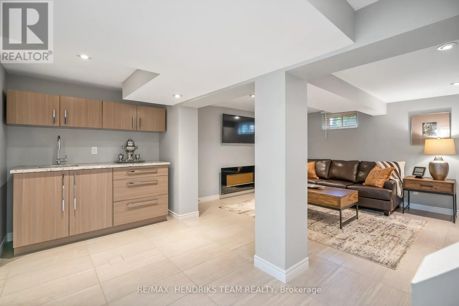 4 UPPER CANADA DRIVE