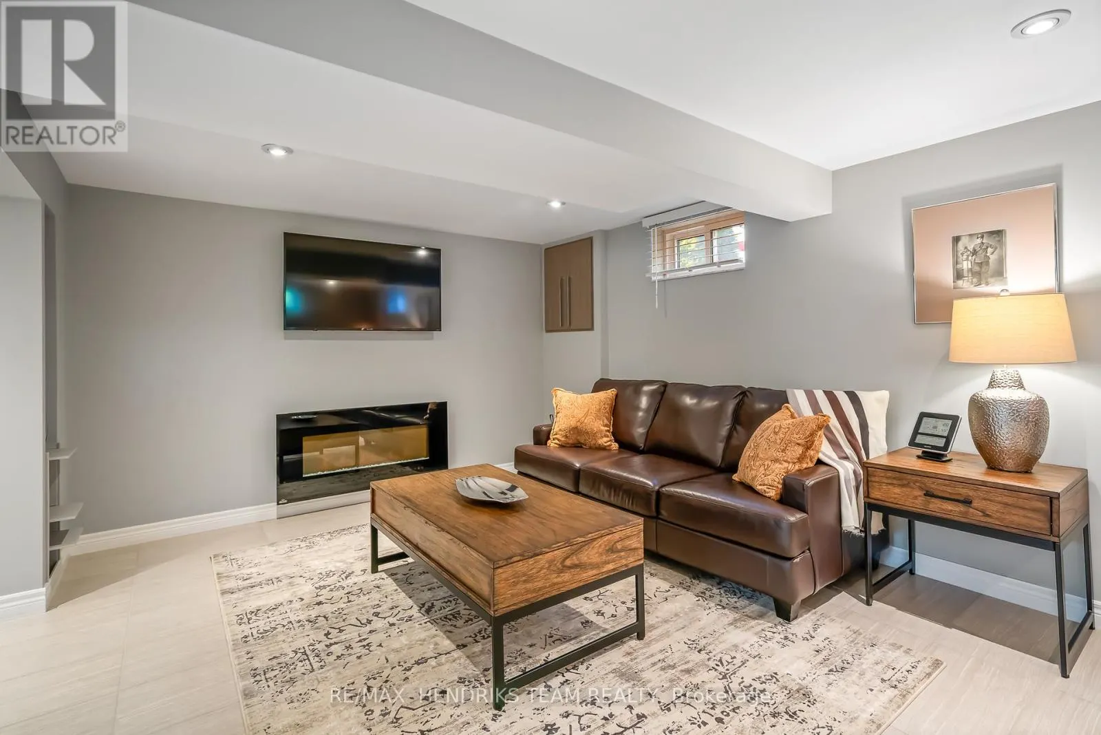 4 UPPER CANADA DRIVE