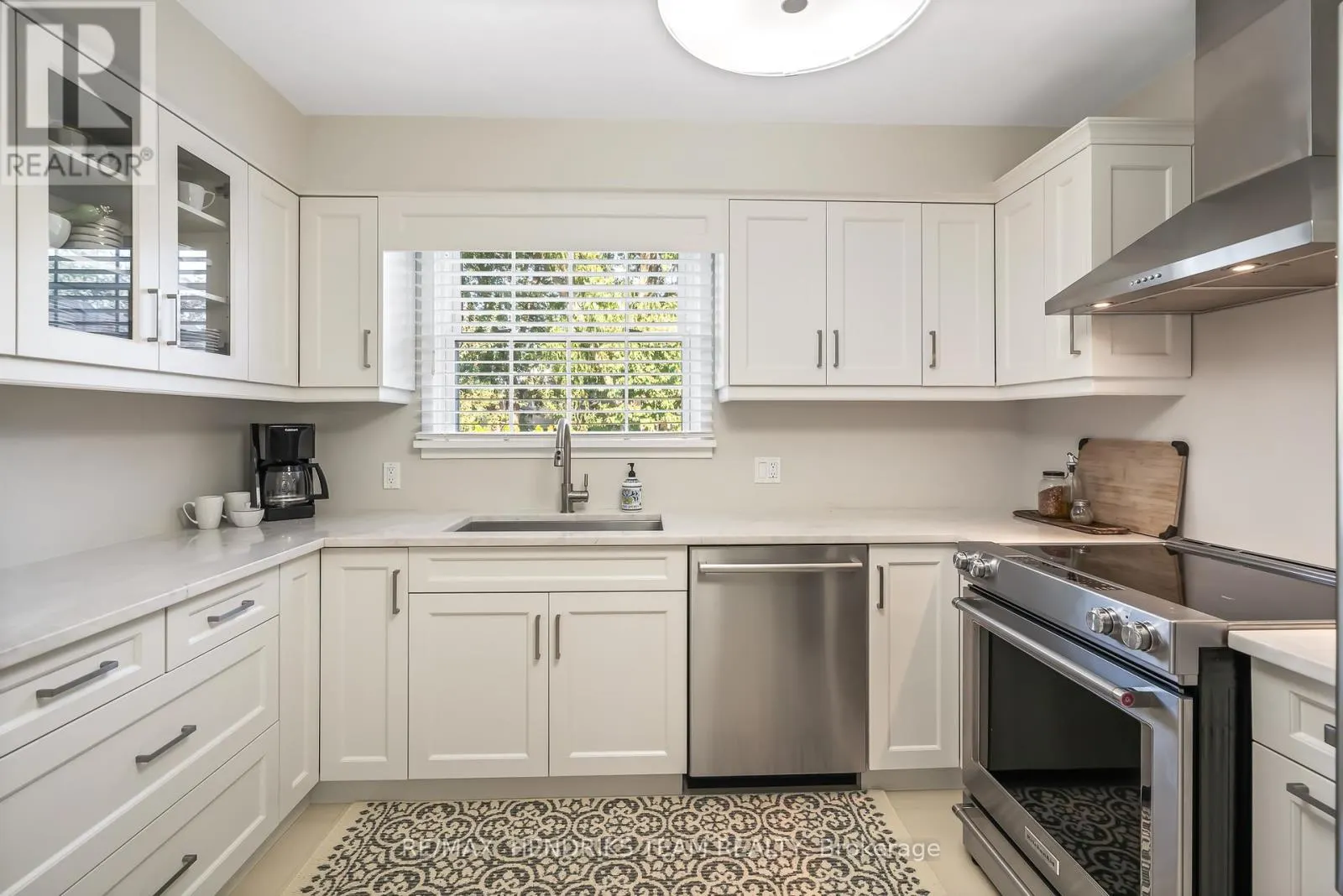 4 UPPER CANADA DRIVE