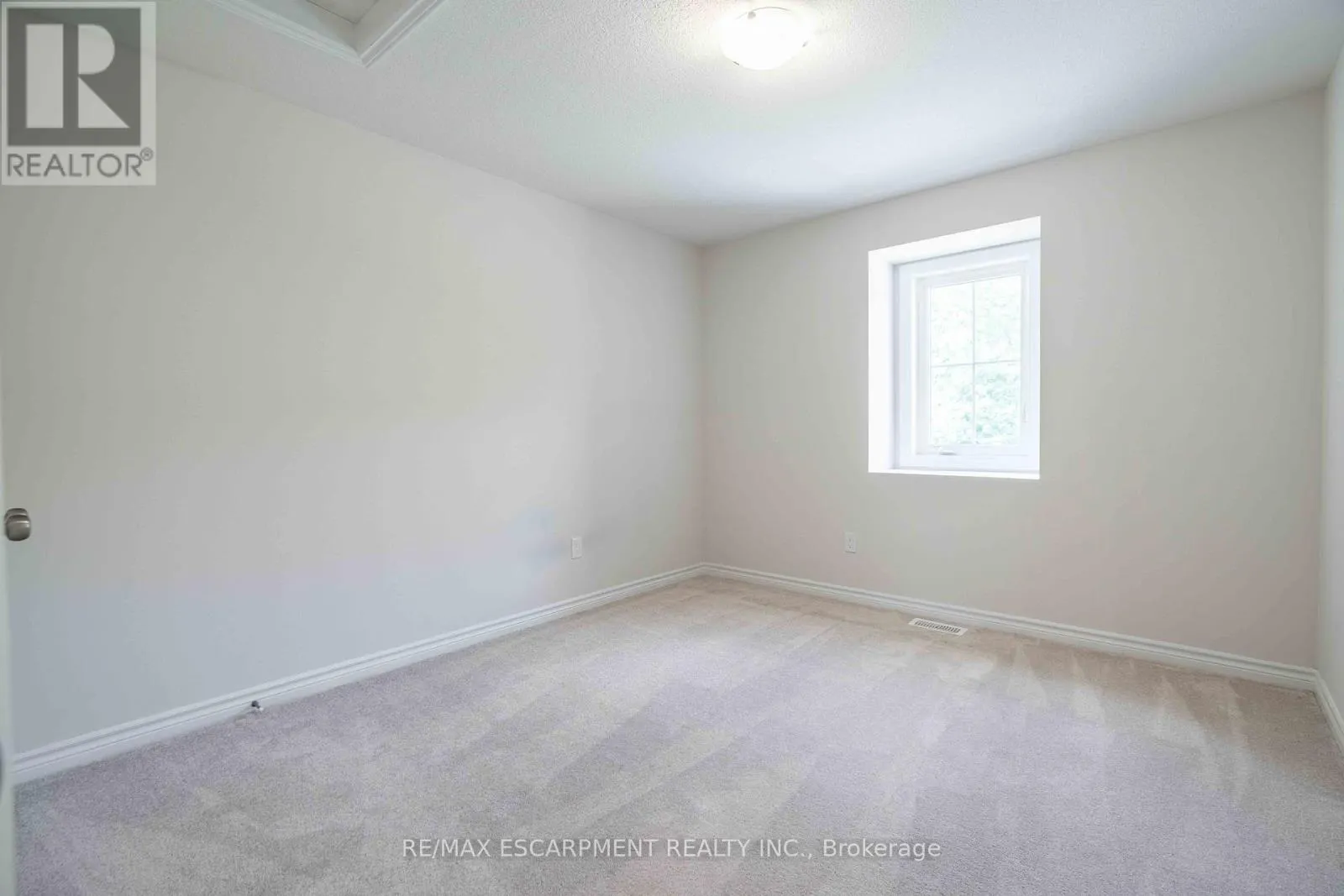 7 - 677 PARK ROAD