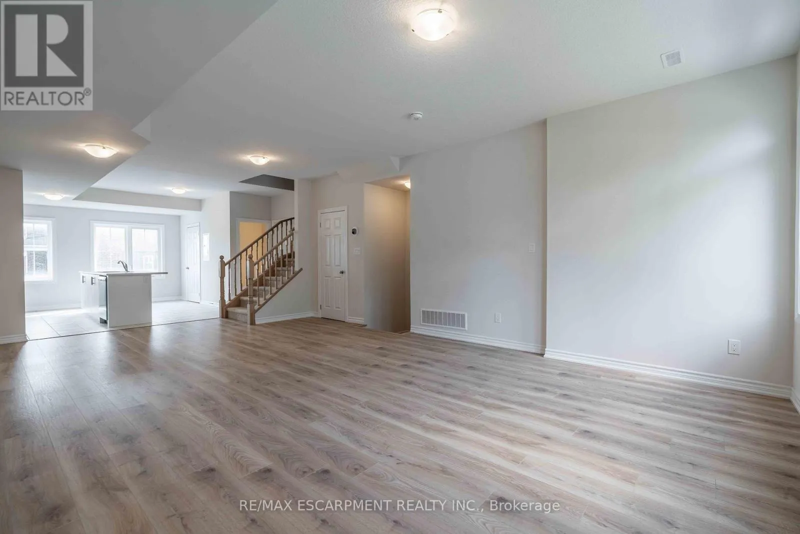 7 - 677 PARK ROAD
