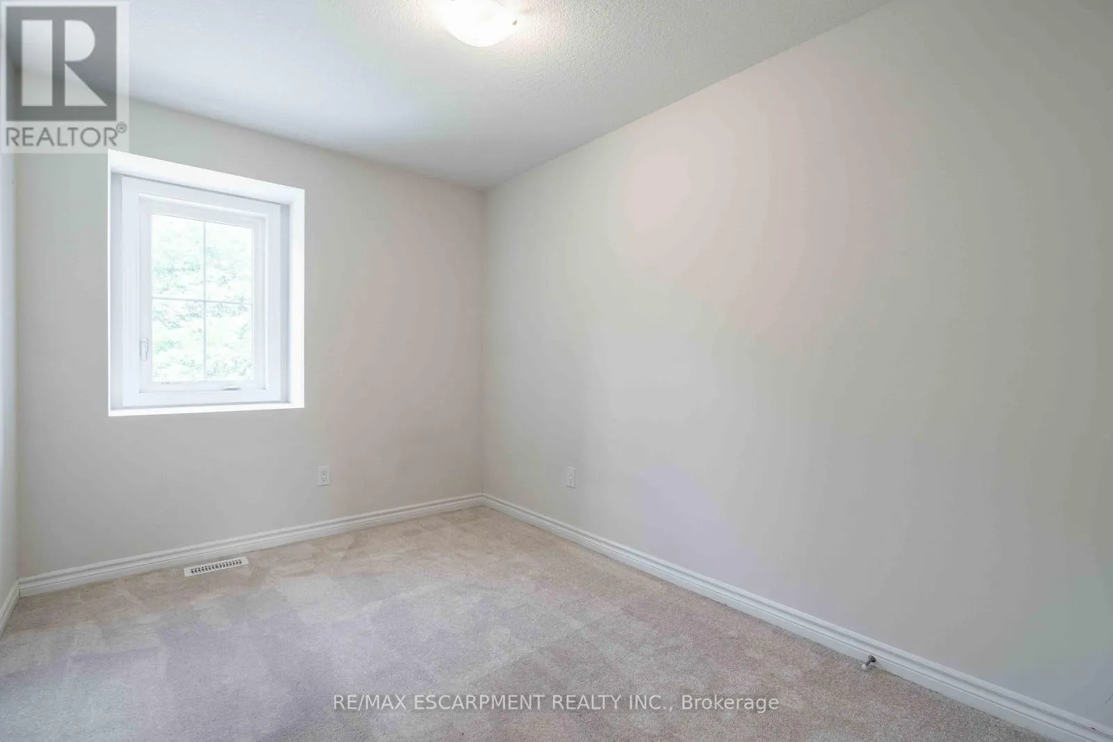 7 - 677 PARK ROAD