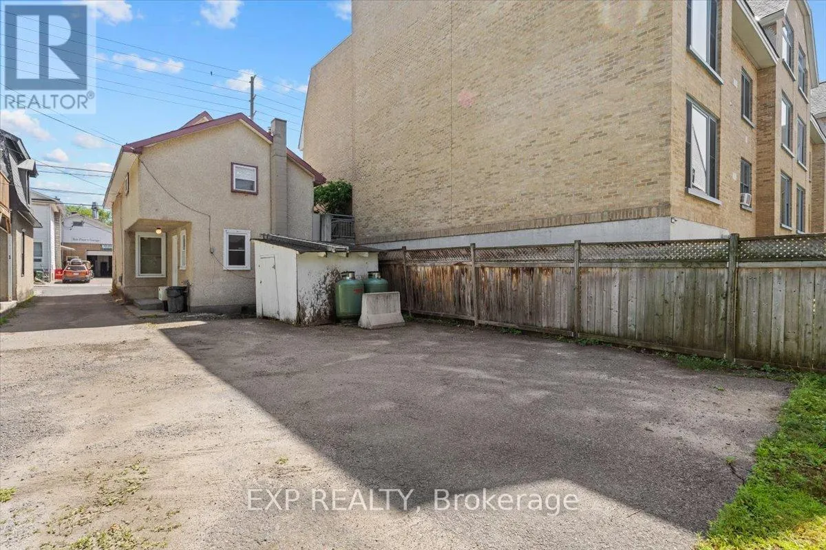 198 HINCHEY AVENUE
