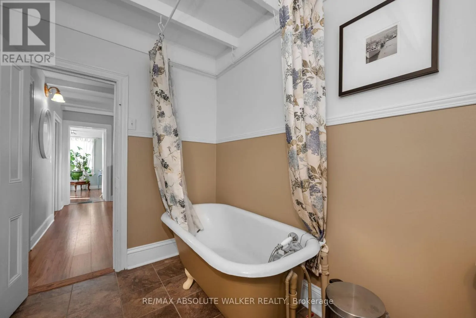 383 DANFORTH AVENUE