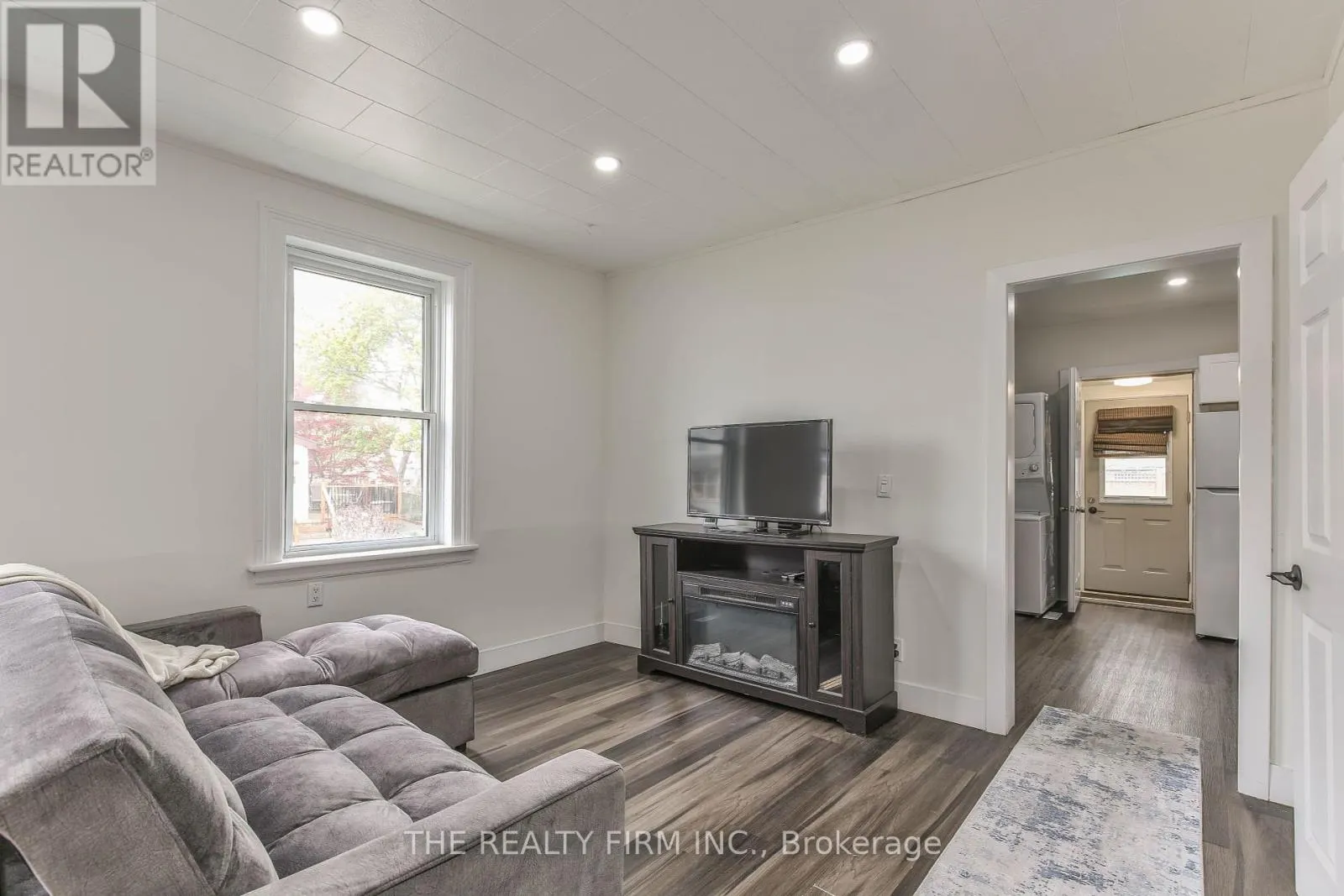 12 WELDON AVENUE