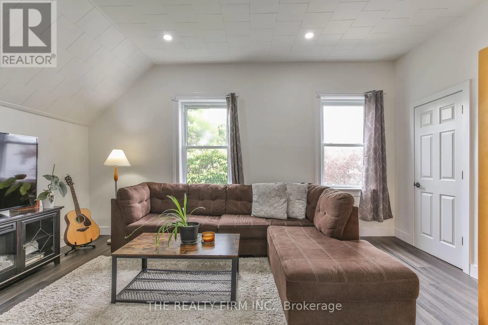 12 WELDON AVENUE