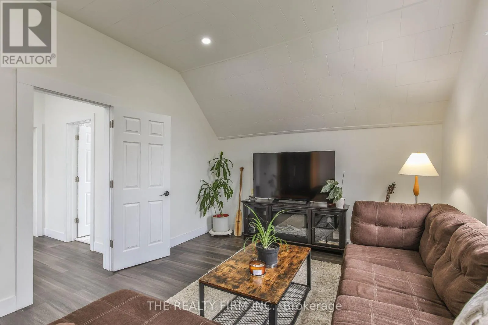 12 WELDON AVENUE