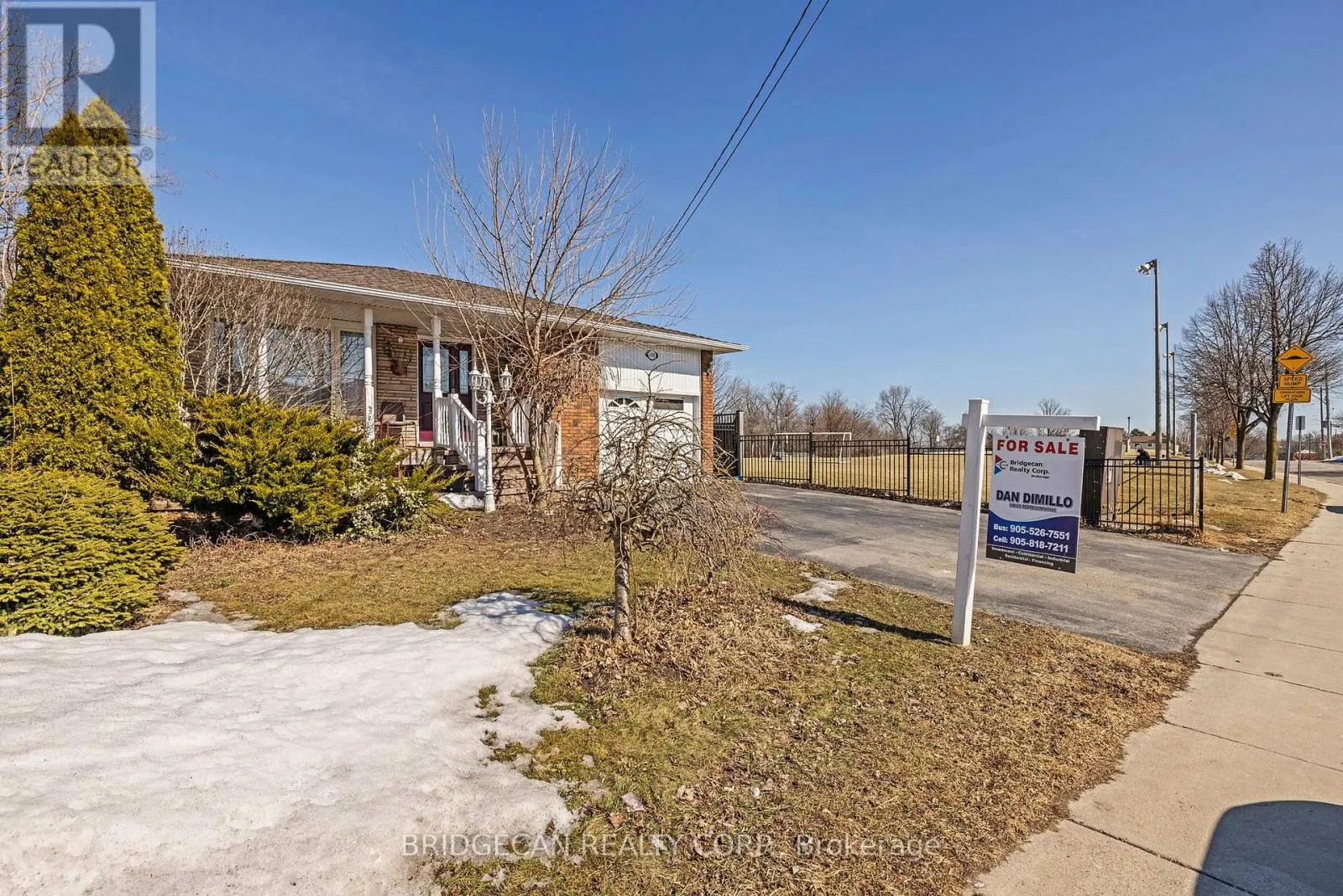 490 QUEEN VICTORIA DRIVE