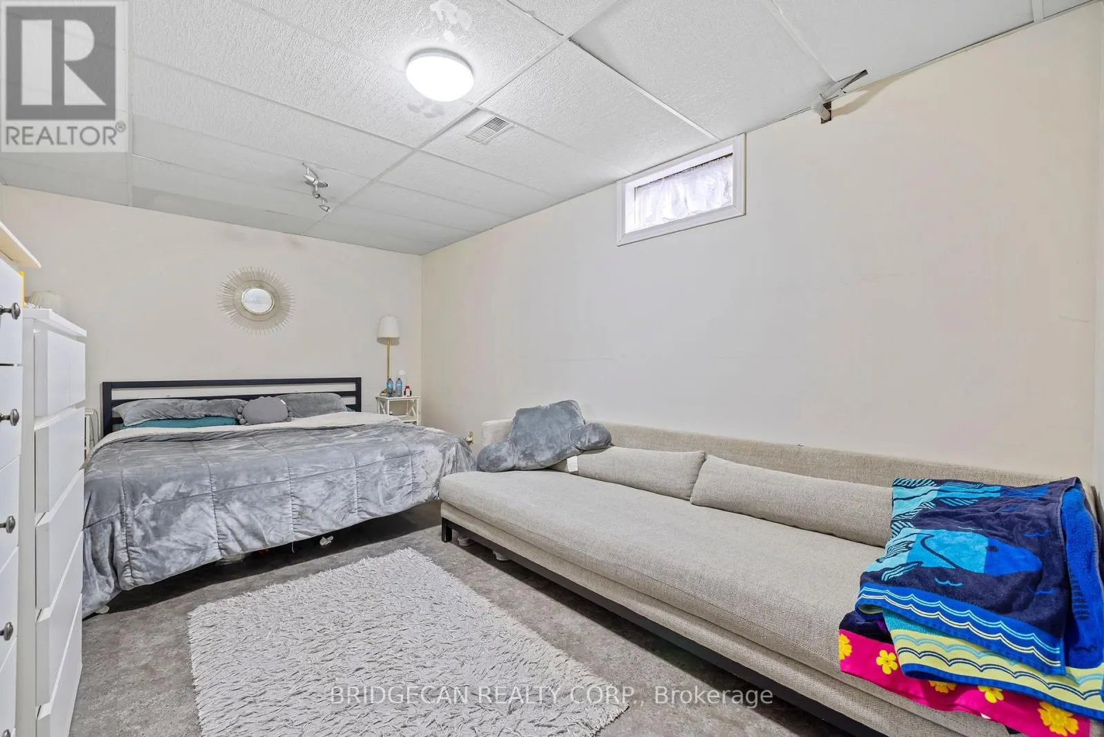490 QUEEN VICTORIA DRIVE