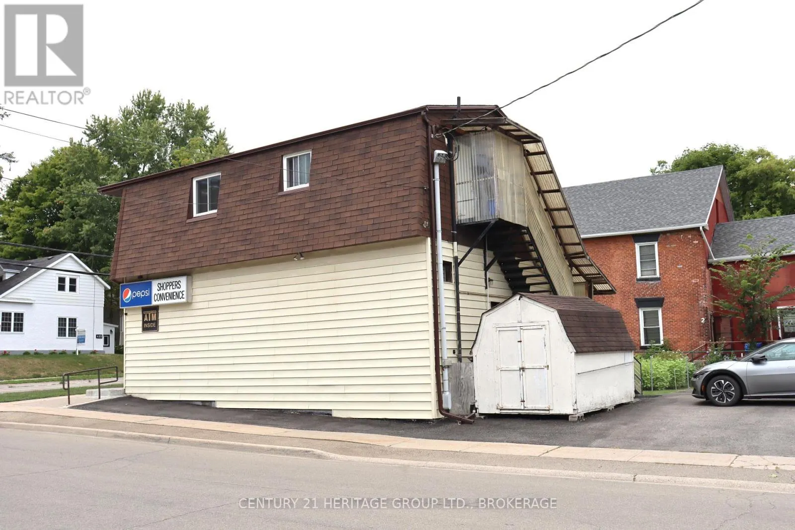 400 KING STREET W