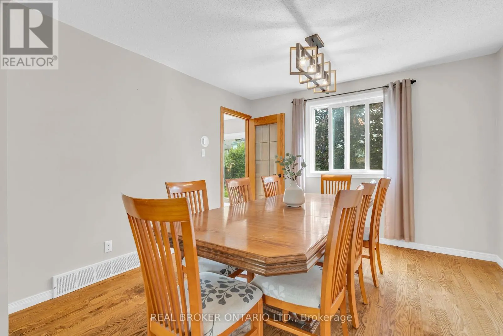 3 BROOKHAVEN COURT