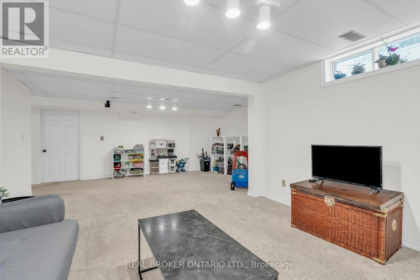 3 BROOKHAVEN COURT