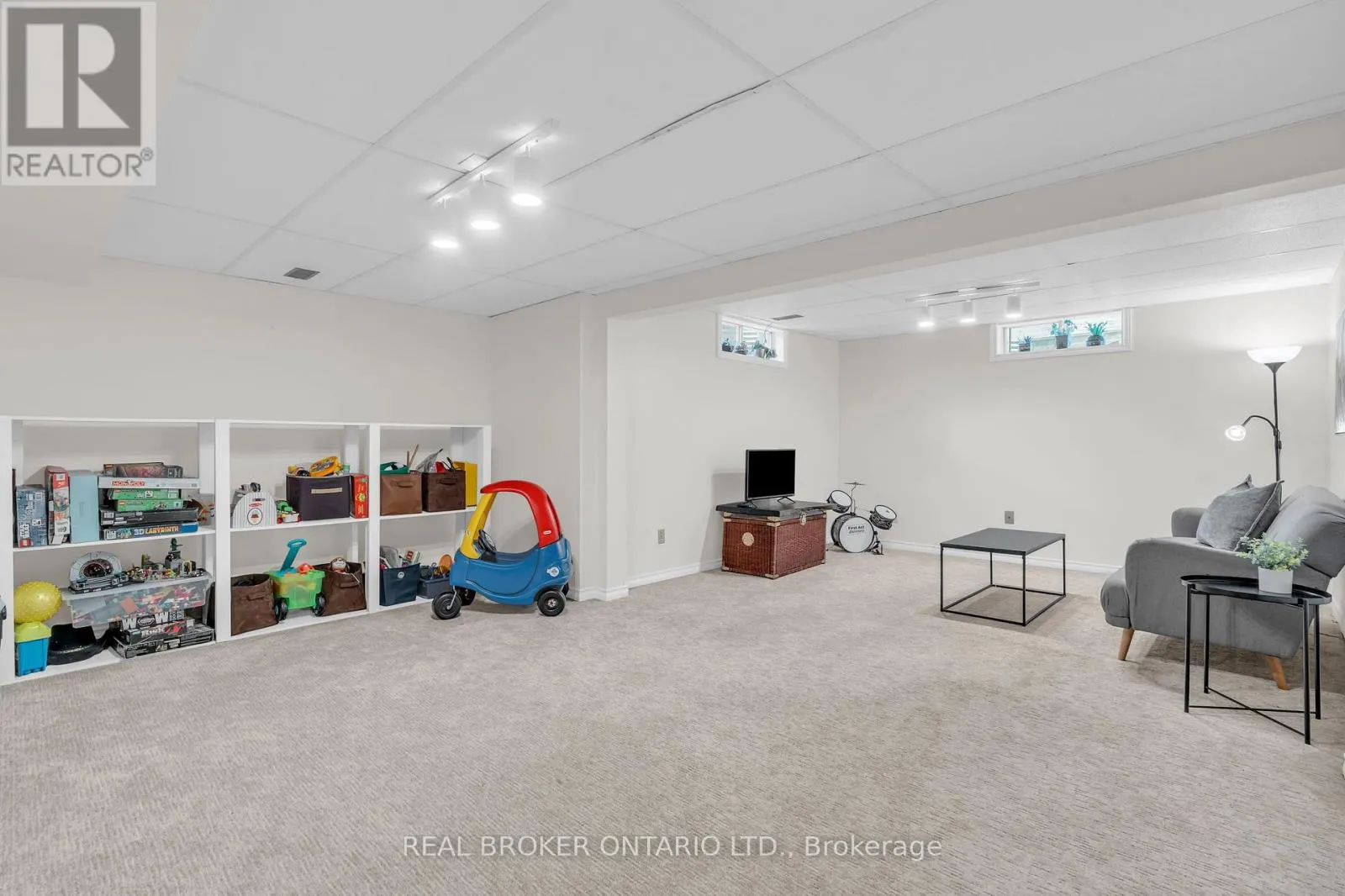 3 BROOKHAVEN COURT