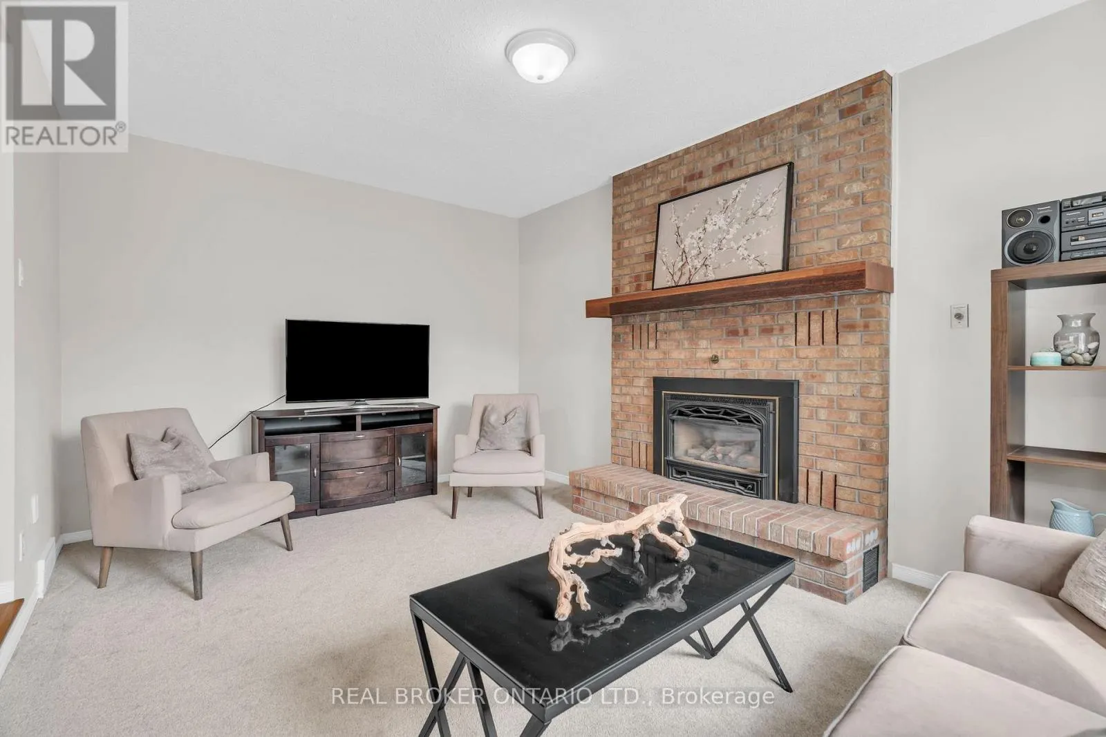 3 BROOKHAVEN COURT
