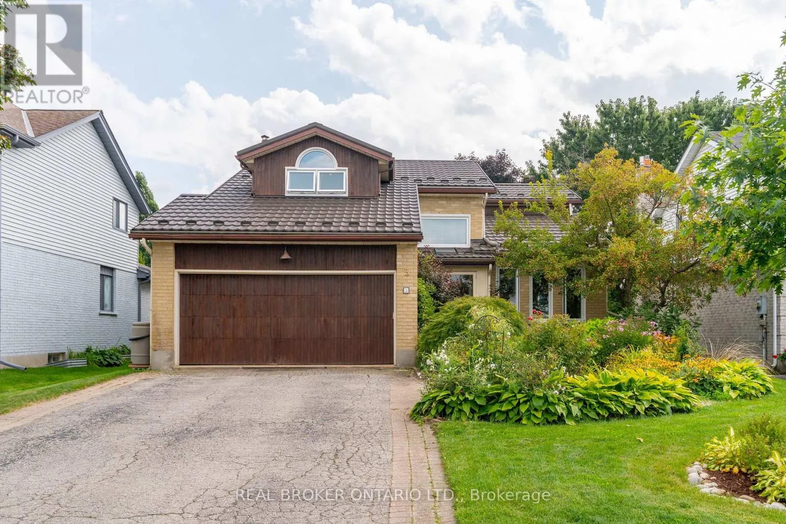 3 BROOKHAVEN COURT