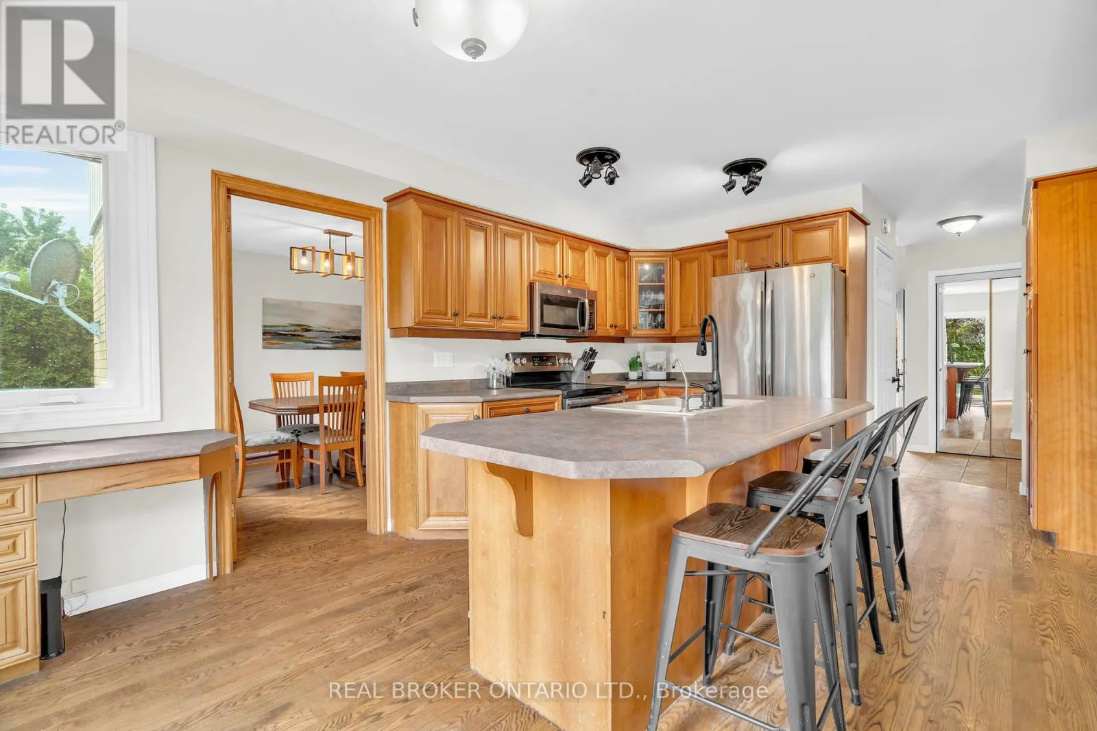 3 BROOKHAVEN COURT