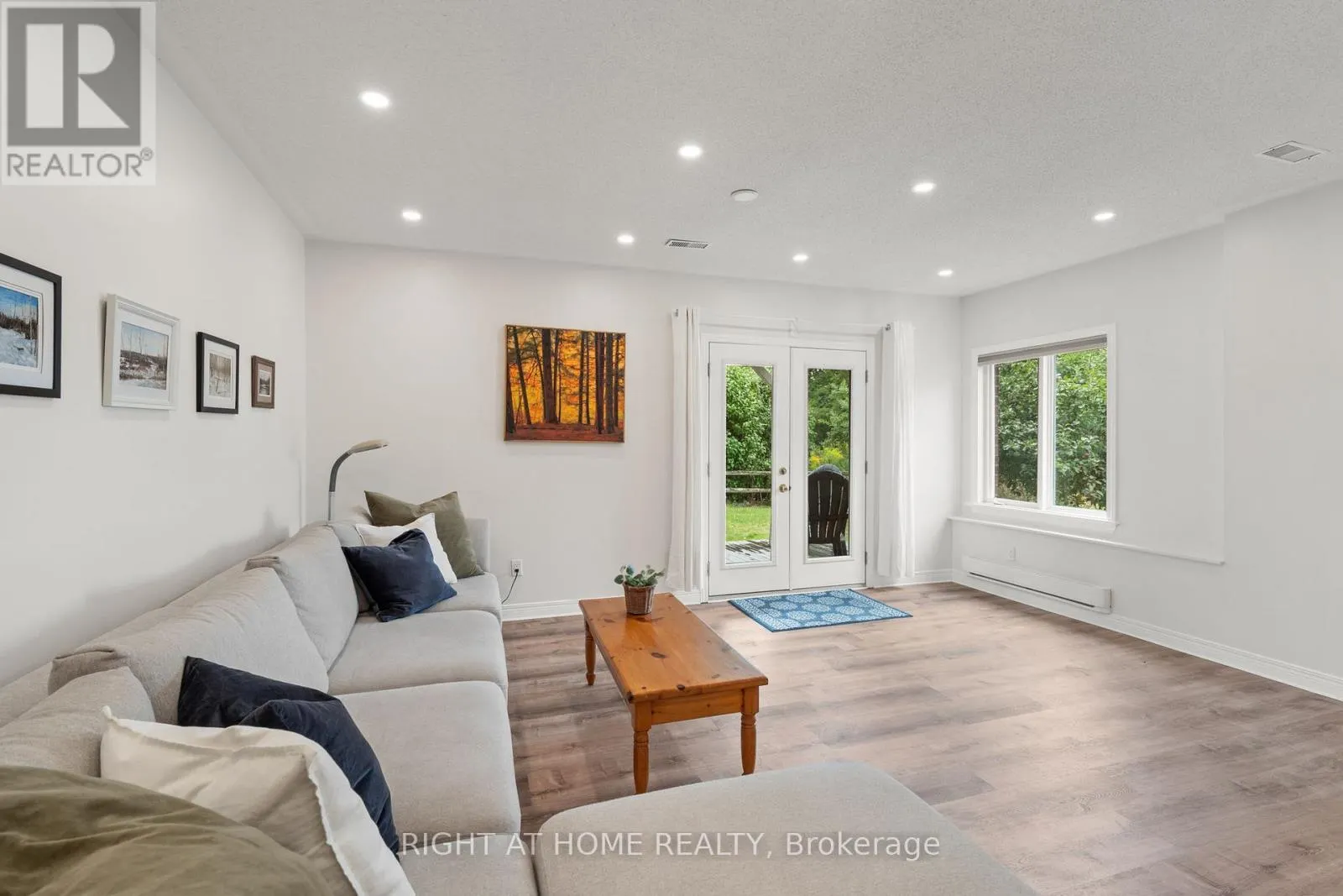 58 AMBERLAKES DRIVE