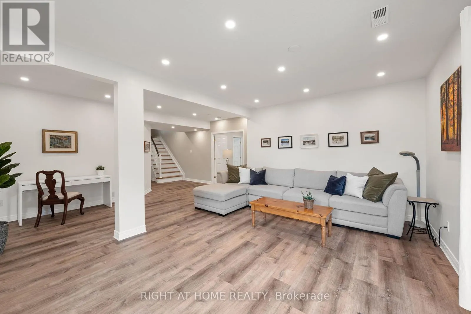 58 AMBERLAKES DRIVE