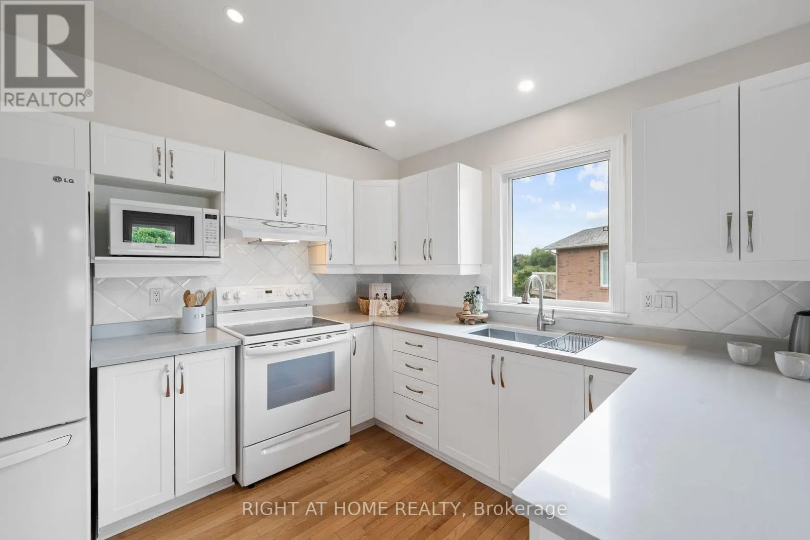 58 AMBERLAKES DRIVE