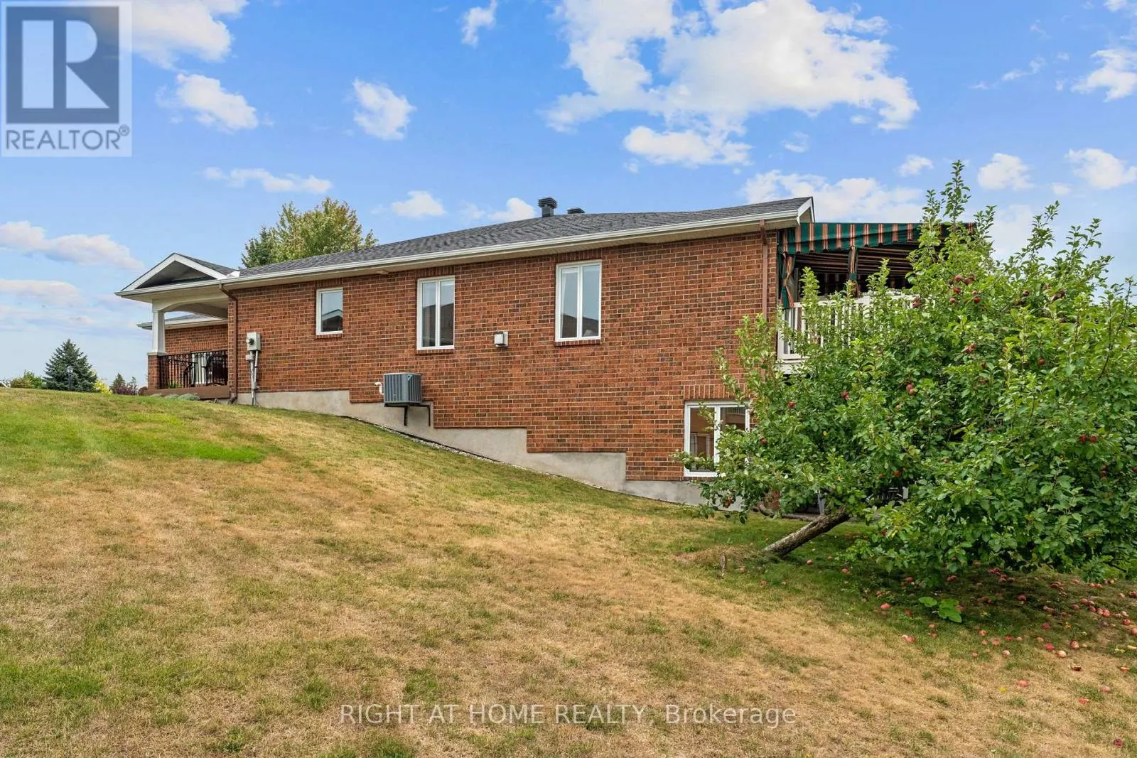 58 AMBERLAKES DRIVE