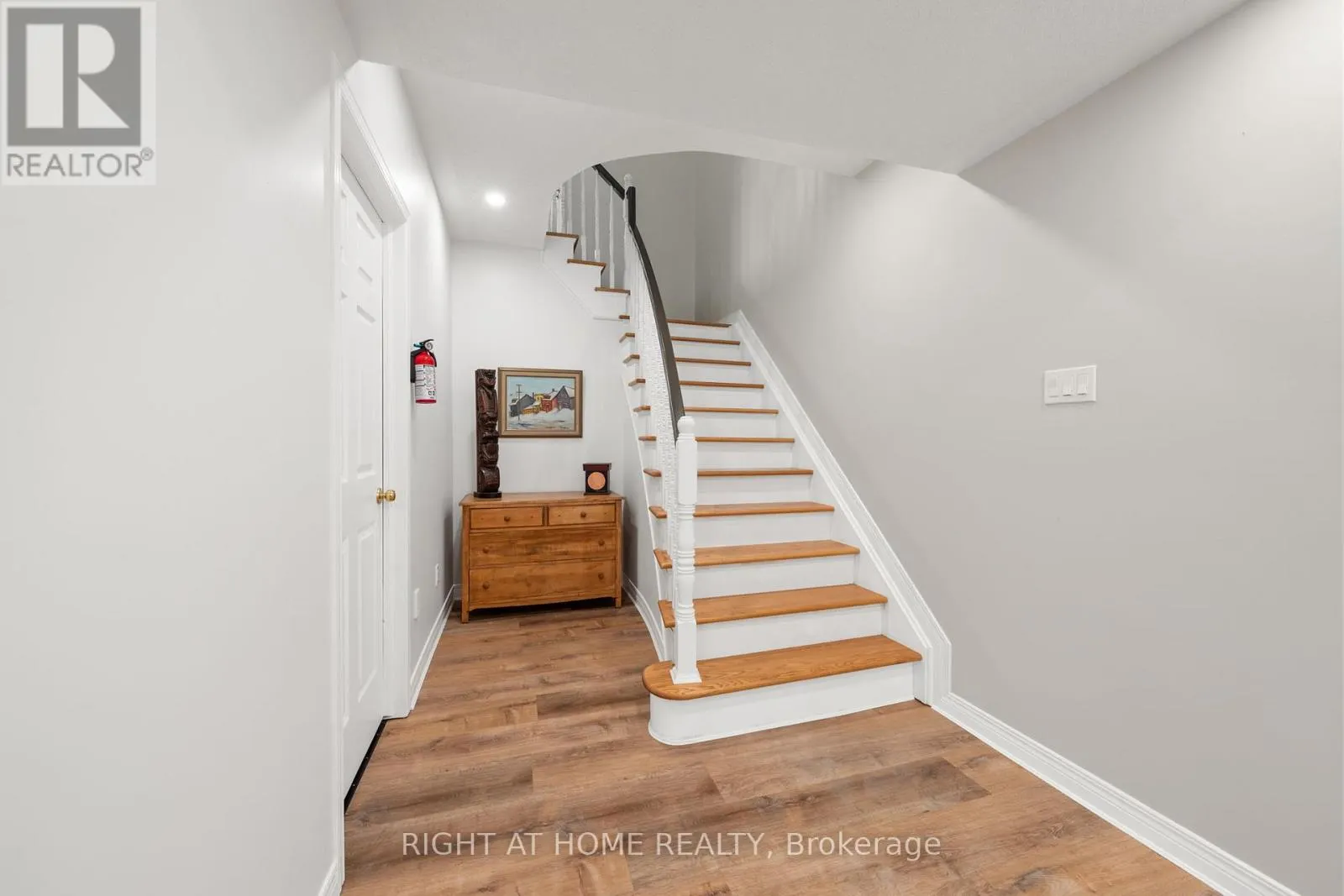 58 AMBERLAKES DRIVE