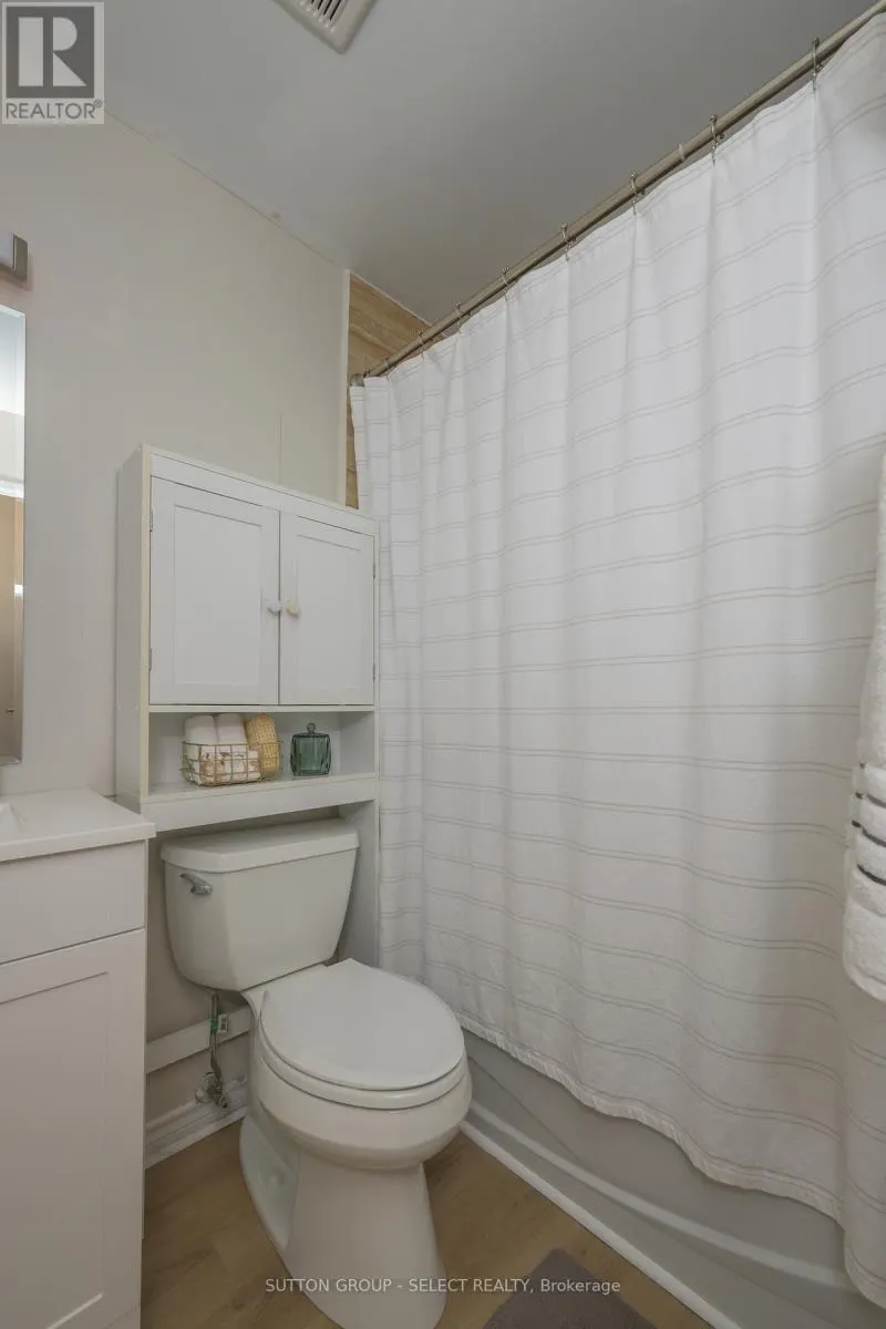 305 - 1600 ADELAIDE STREET N, #305