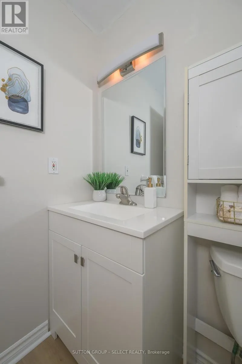 305 - 1600 ADELAIDE STREET N, #305