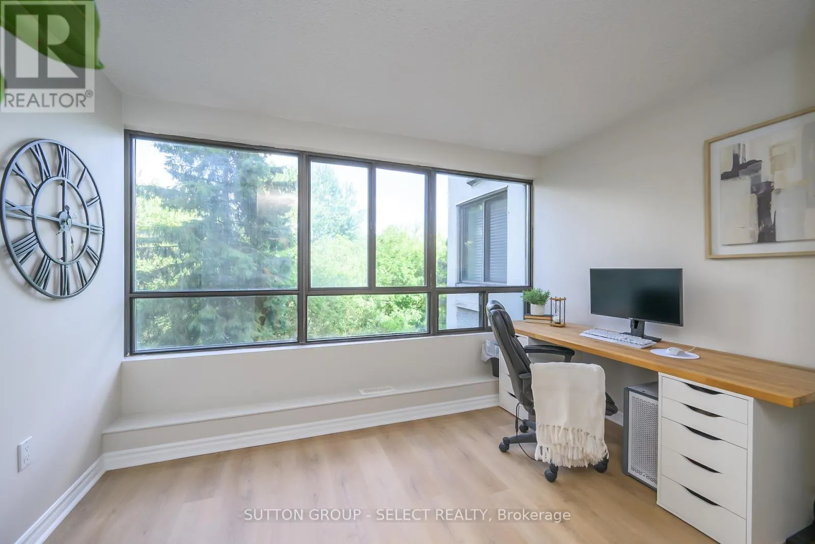 305 - 1600 ADELAIDE STREET N, #305
