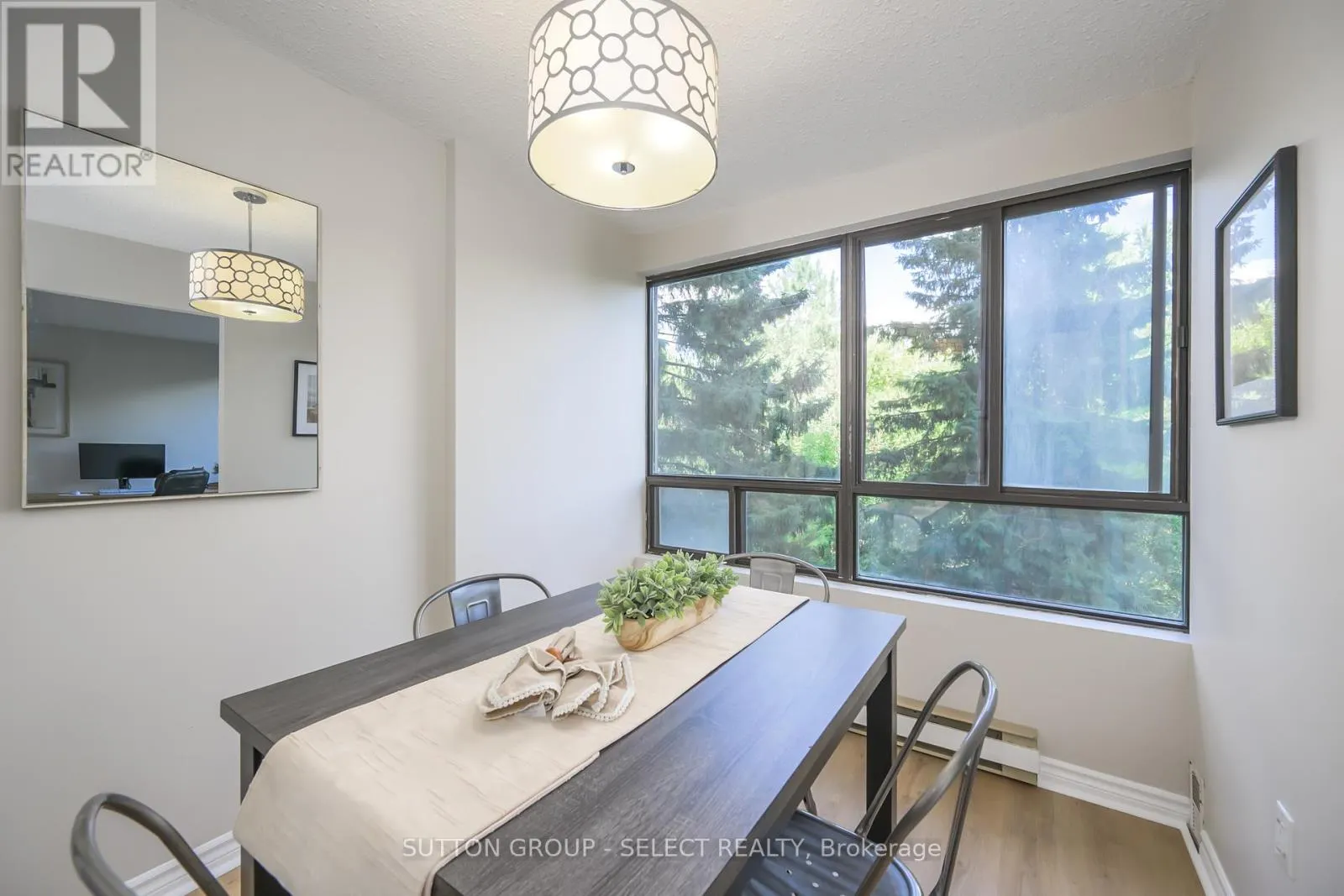 305 - 1600 ADELAIDE STREET N, #305
