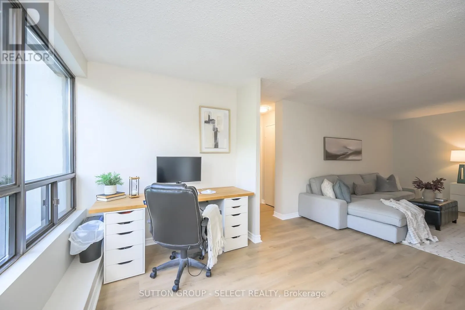305 - 1600 ADELAIDE STREET N, #305