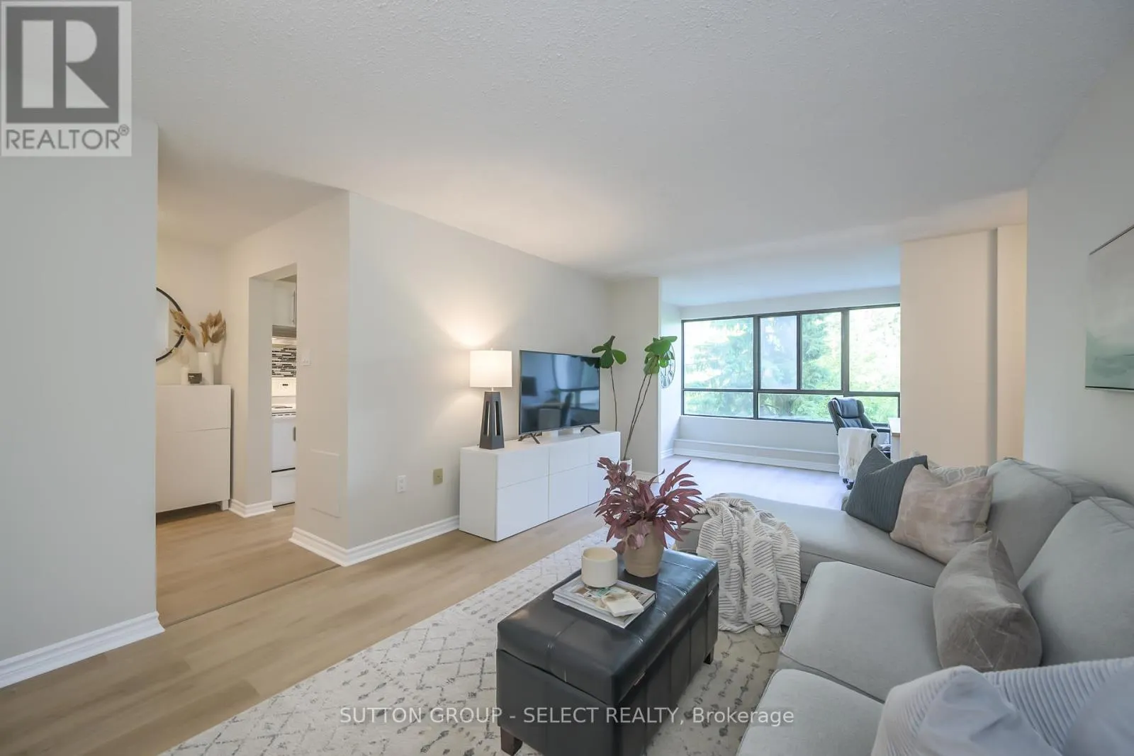 305 - 1600 ADELAIDE STREET N, #305