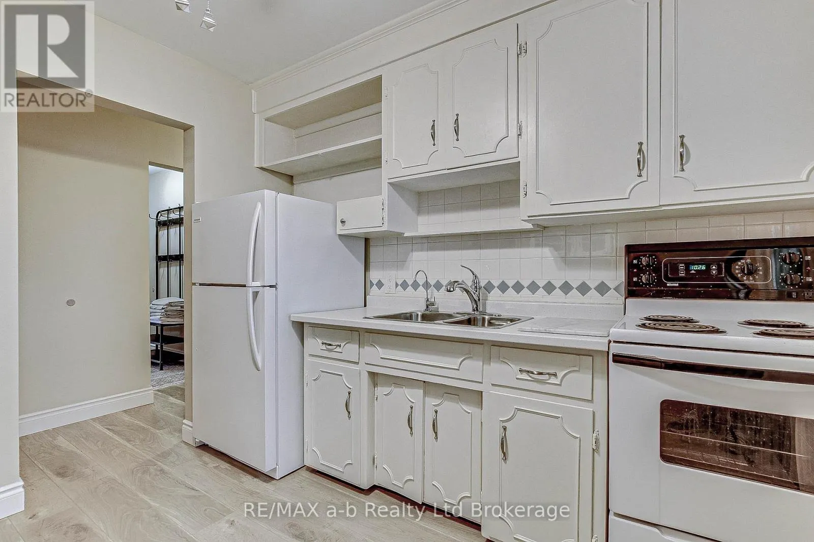 476 PROSPECT AVENUE