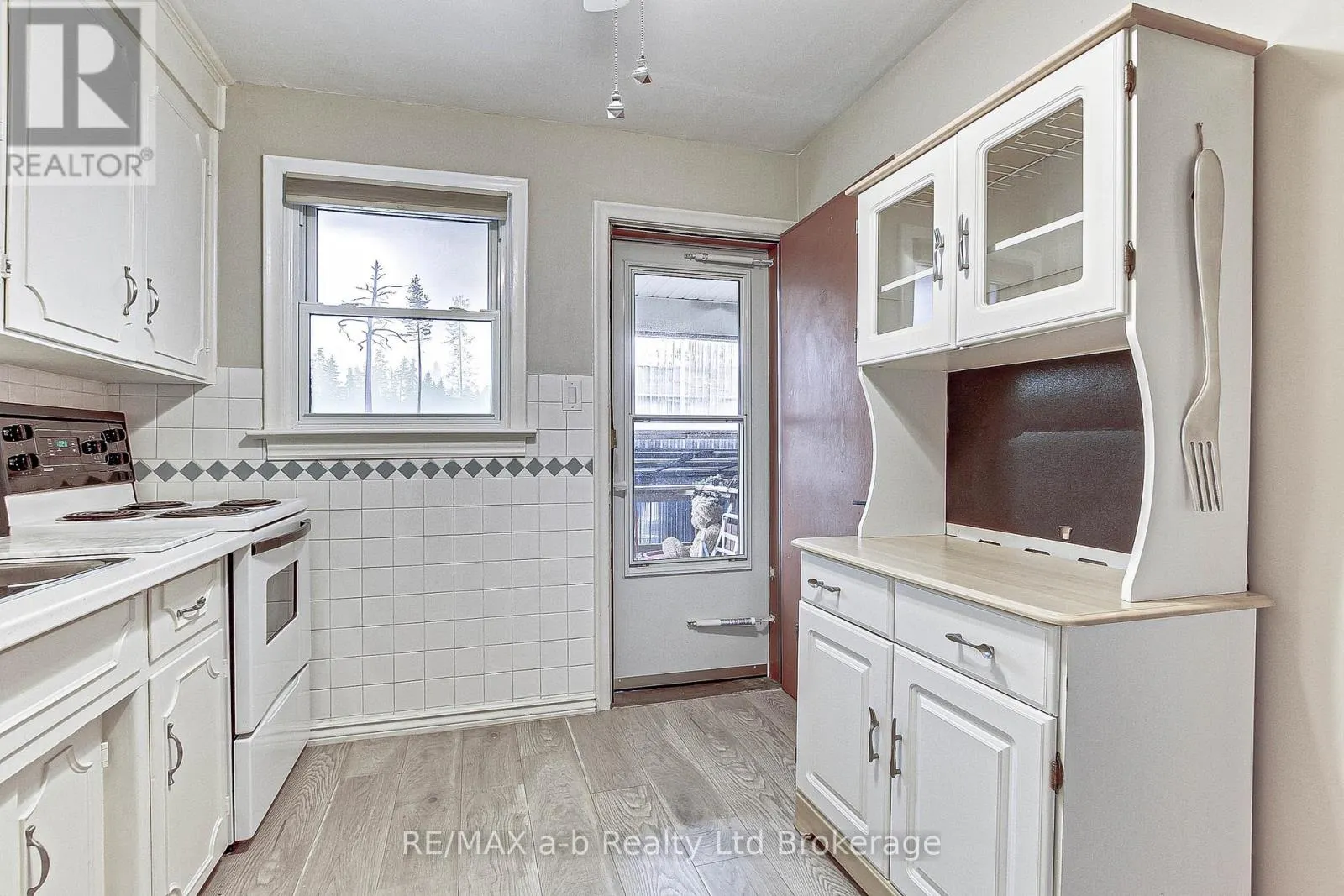 476 PROSPECT AVENUE