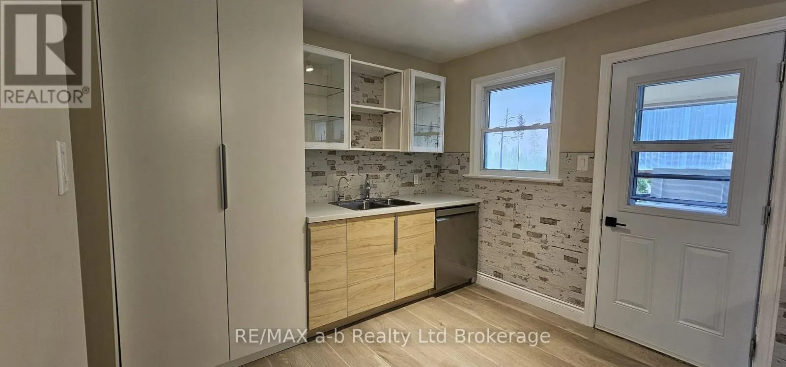 476 PROSPECT AVENUE