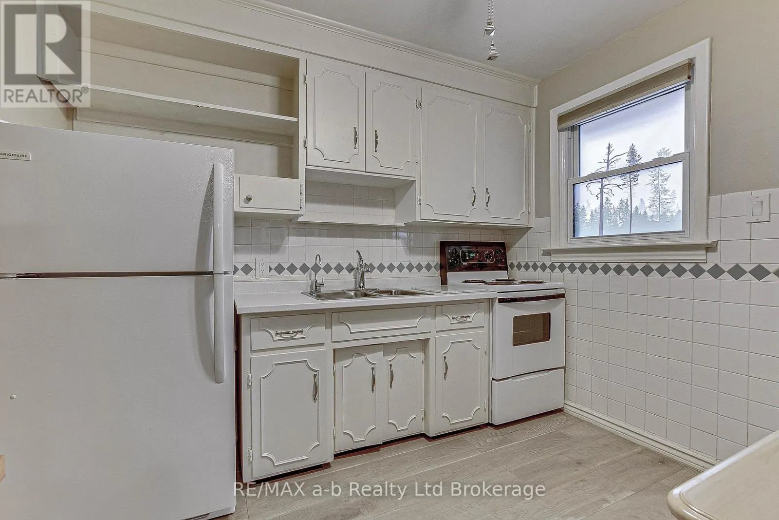 476 PROSPECT AVENUE