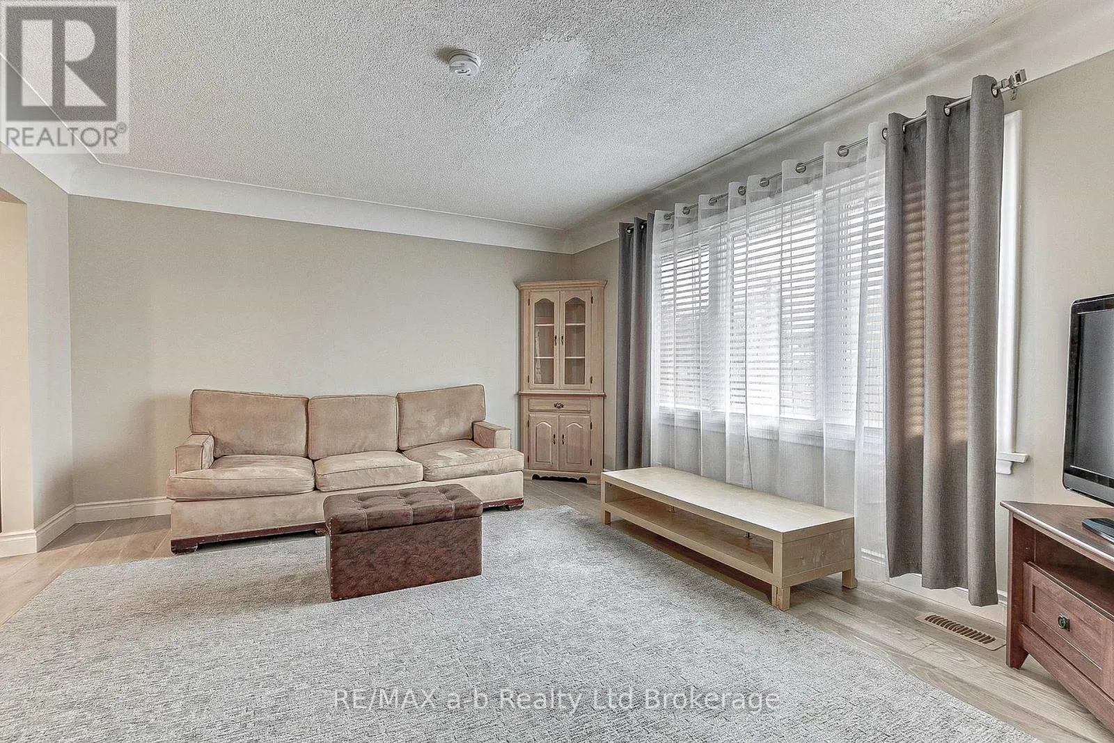 476 PROSPECT AVENUE