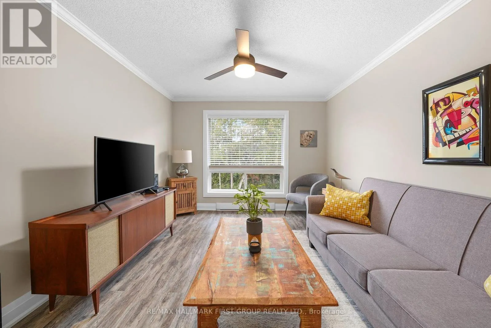 205 - 26 SPENCER STREET E, #205