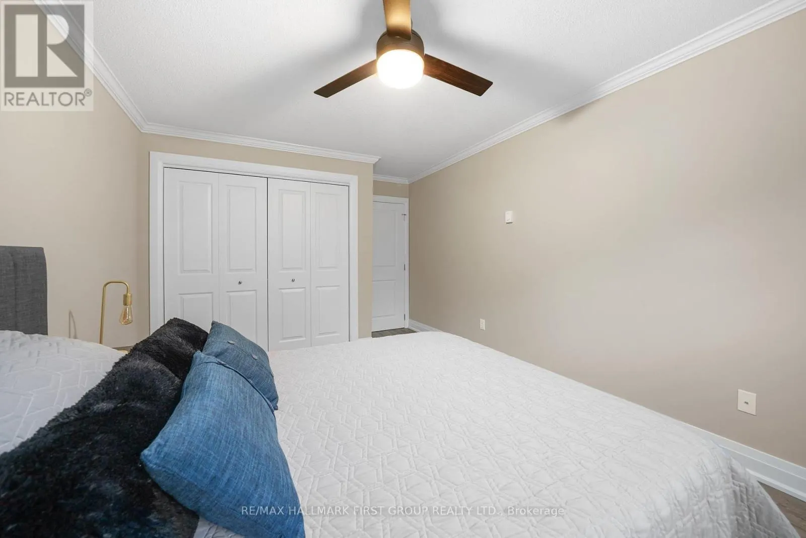 205 - 26 SPENCER STREET E, #205