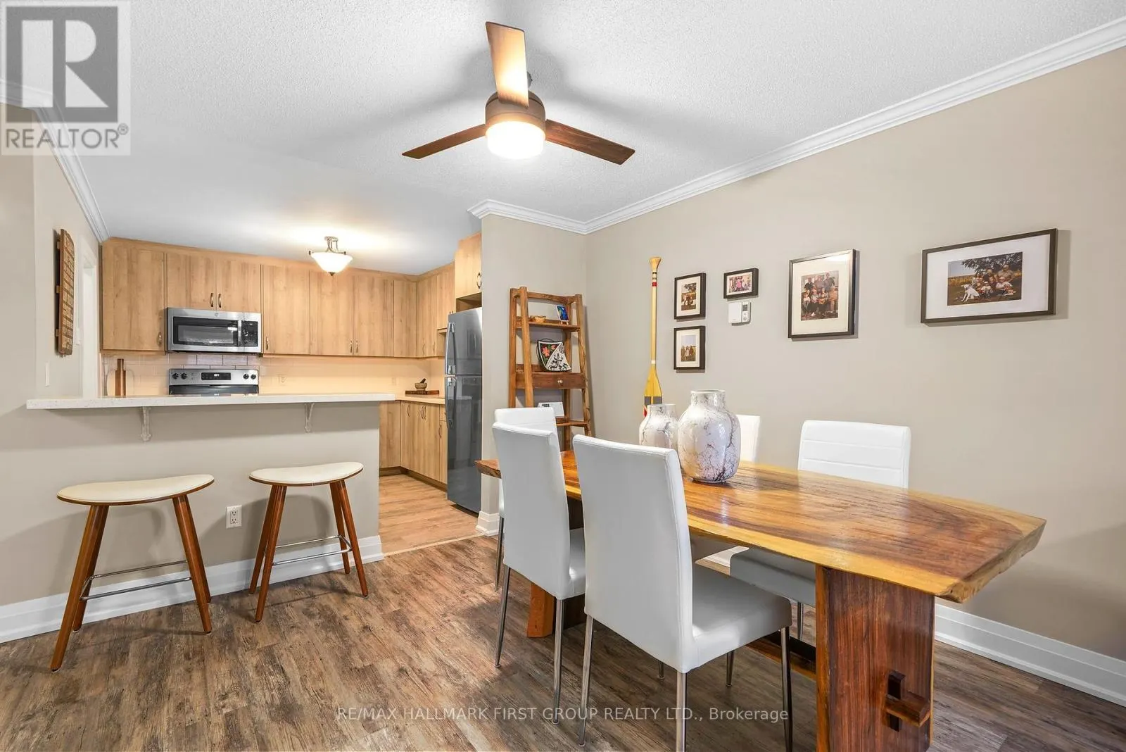 205 - 26 SPENCER STREET E, #205