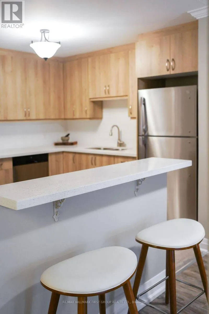 205 - 26 SPENCER STREET E, #205