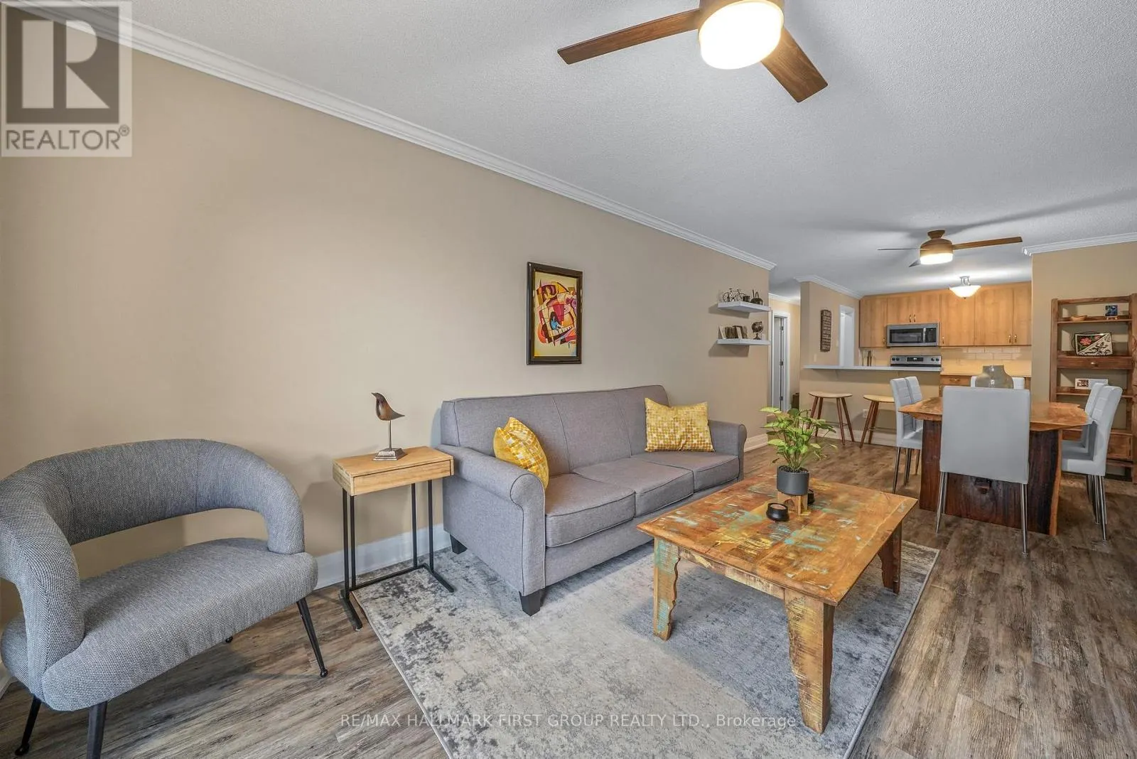 205 - 26 SPENCER STREET E, #205