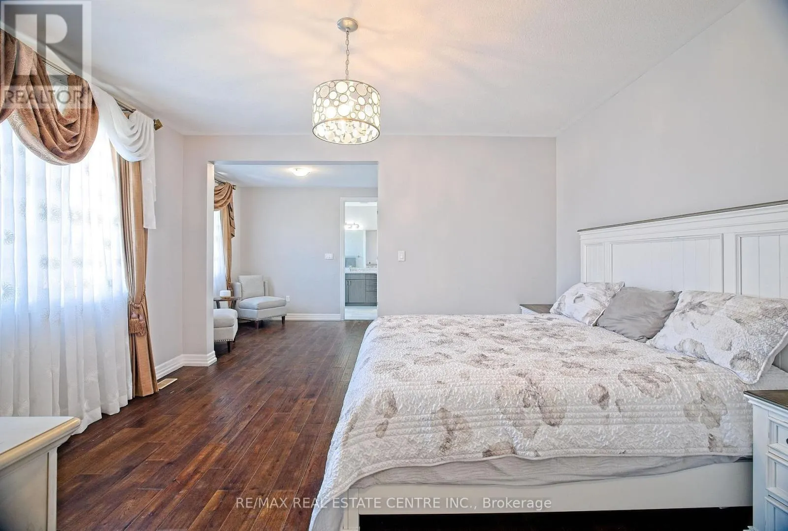 24 PICKETT PLACE